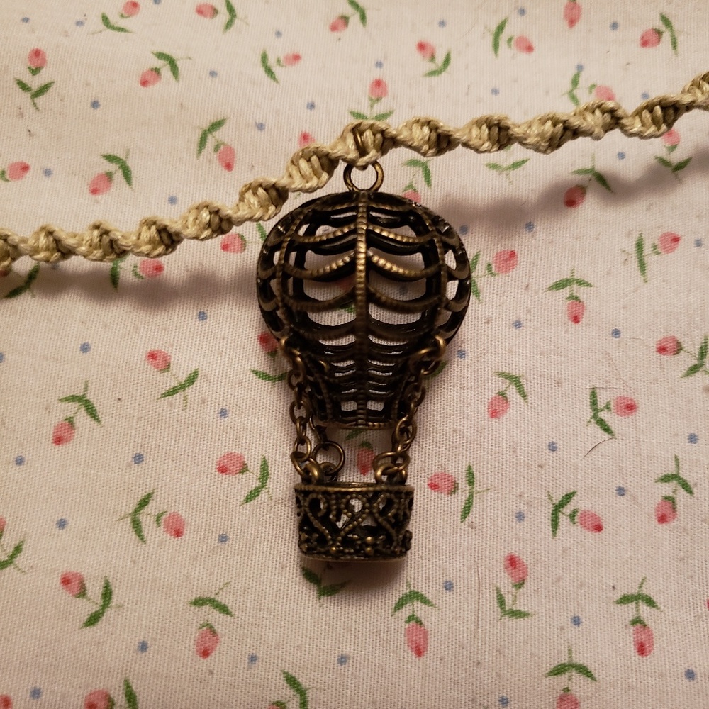 Hotair baloon necklace